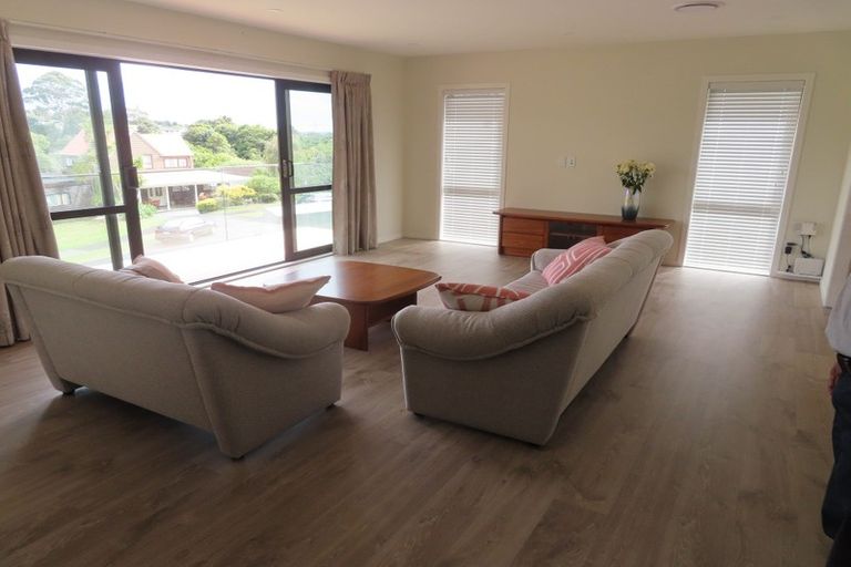 Photo of property in 29 Lastel Place, Shelly Park, Auckland, 2014