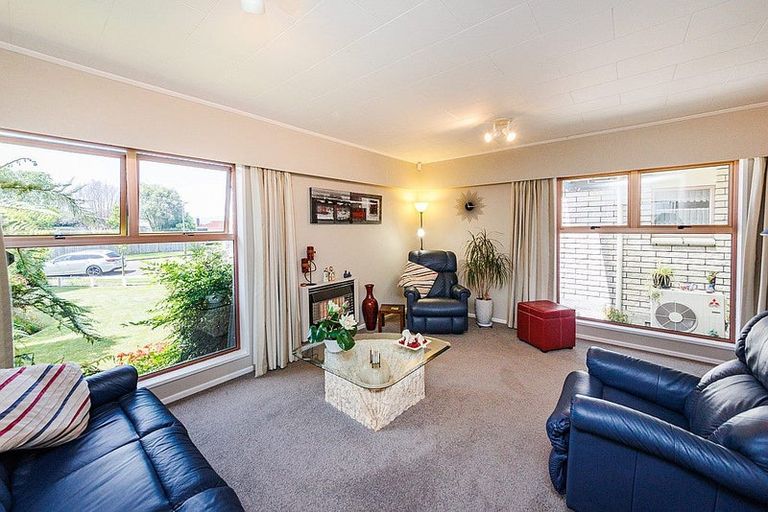 Photo of property in 3 Geraldine Crescent, Cloverlea, Palmerston North, 4412