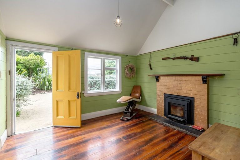 Photo of property in 140 Fitzherbert Street, Featherston, 5710