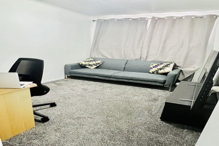 Photo of property in 11c Bamboo Grove, Kelston, Auckland, 0602