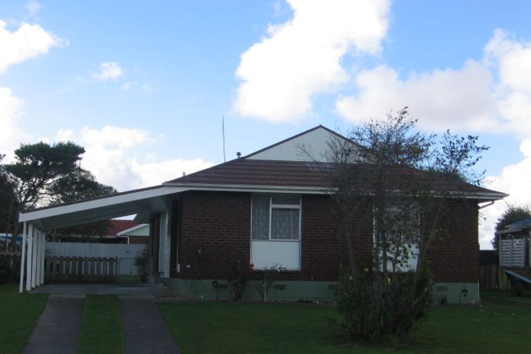 Photo of property in 11 Egmont Place, Westbrook, Palmerston North, 4412