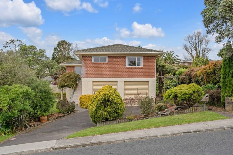 Photo of property in 3 Castleton Drive, Howick, Auckland, 2014