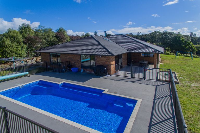 Photo of property in 90 Kara Road, Maungatapere, Whangarei, 0179