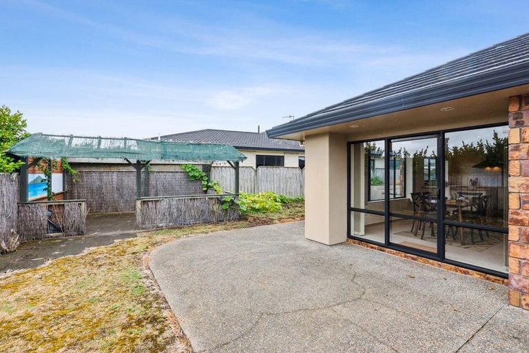 Photo of property in 26 Quadrant Heights, Paraparaumu, 5032