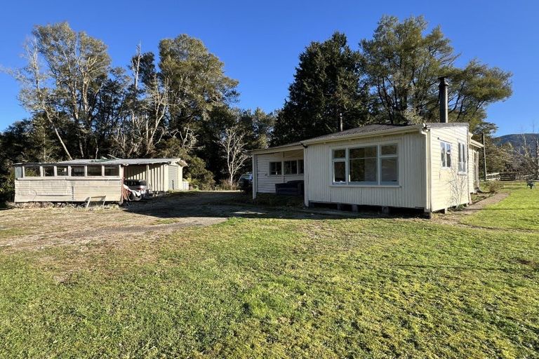 Photo of property in 774 Atarau Road, Atarau, Blackball, 7871