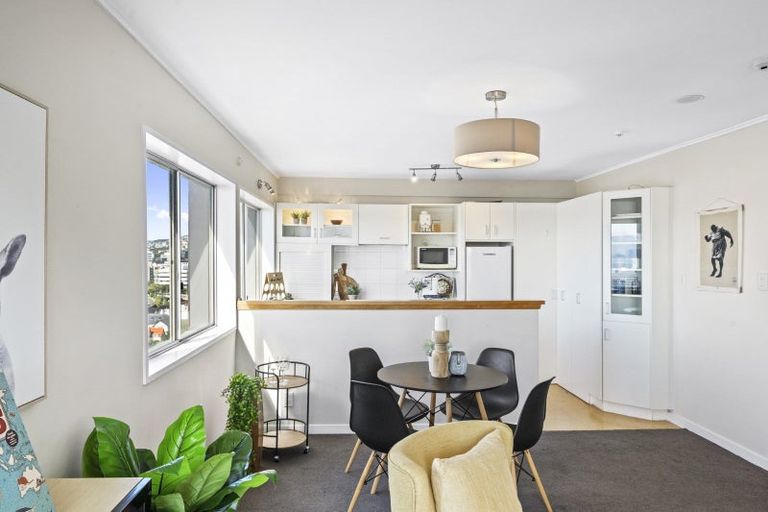 Photo of property in Mansfield Towers, 1 Grant Road, Thorndon, Wellington, 6011