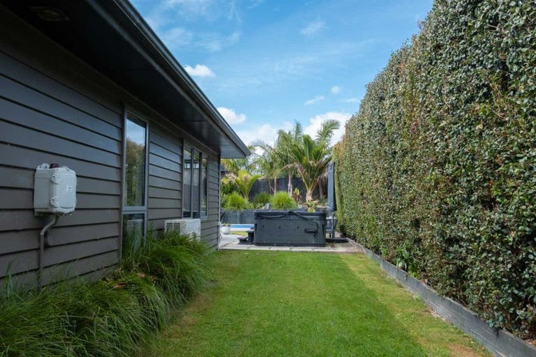 Photo of property in 14 Will Street, Huapai, Kumeu, 0810