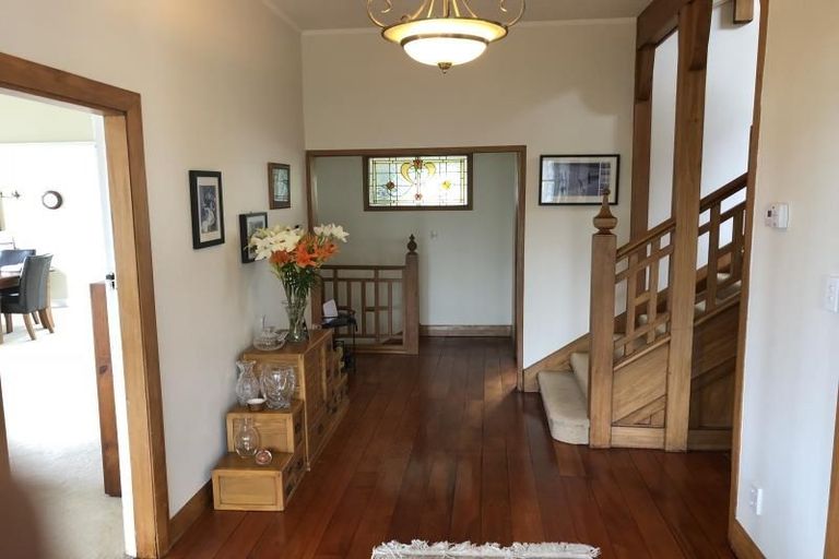 Photo of property in 9 Wadestown Road, Wadestown, Wellington, 6012