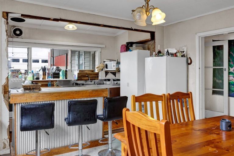 Photo of property in 24 Richmond Street, Fitzroy, New Plymouth, 4312