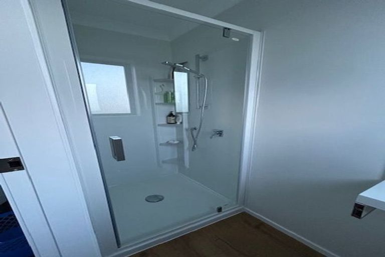 Photo of property in 11 Queen Charlotte Drive, Aotea, Porirua, 5024