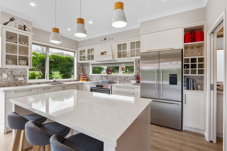 Photo of property in 139 Richmond Road, Brixton, New Plymouth, 4373