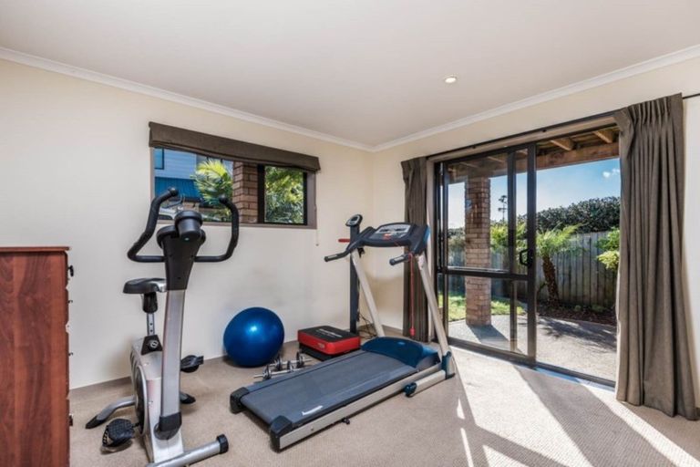 Photo of property in 17a Grassways Avenue, Pakuranga, Auckland, 2010