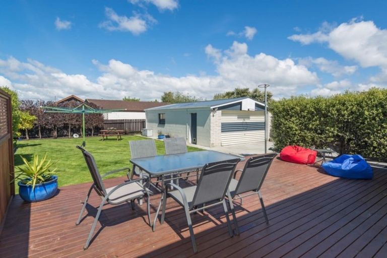 Photo of property in 9 Heathglen Avenue, Parklands, Christchurch, 8083