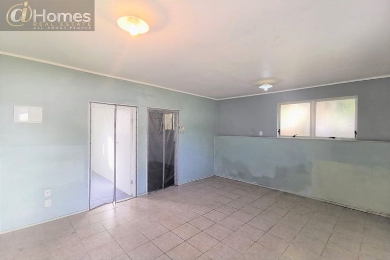 Photo of property in 16 Edgewood Way, Henderson, Auckland, 0612