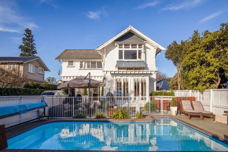 Photo of property in 8 Glandovey Road, Fendalton, Christchurch, 8052