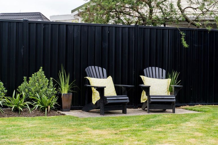 Photo of property in 165 Macandrew Road, South Dunedin, Dunedin, 9012