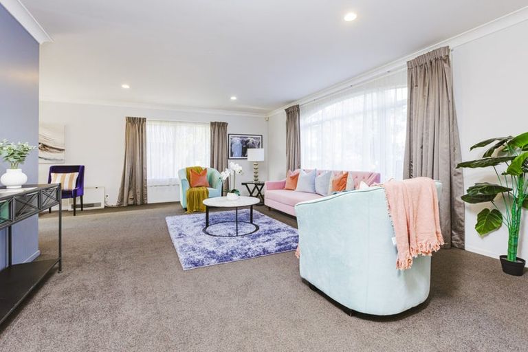 Photo of property in 35 Croftview Road, Wattle Downs, Auckland, 2103