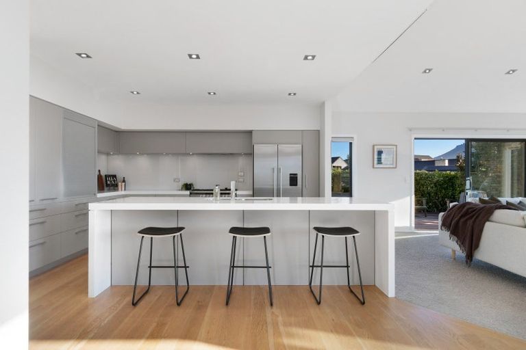 Photo of property in 4 Kinross Lane, Jacks Point, Queenstown, 9371