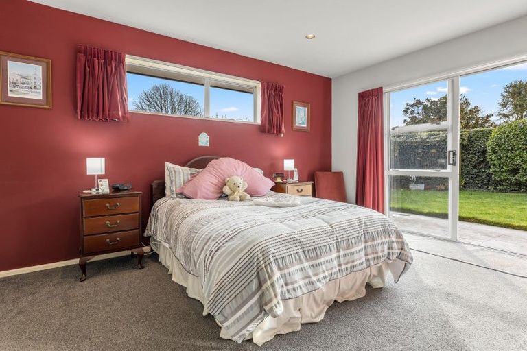 Photo of property in 10 Natalie Place, Harewood, Christchurch, 8051