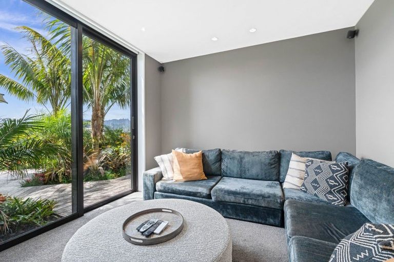 Photo of property in 3 Kuaka Grove, One Tree Point, 0118