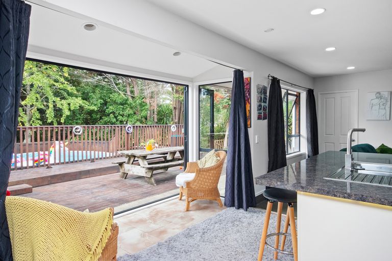 Photo of property in 163 Colombo Road, Waiuku, 2123