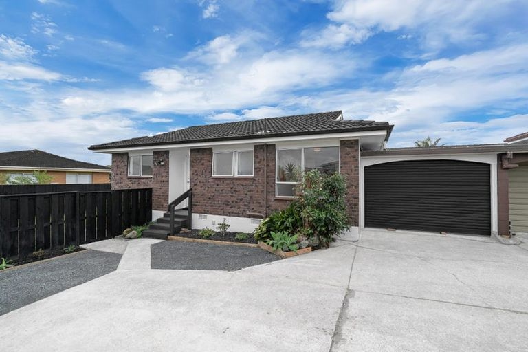 Photo of property in 2/37 Blacklock Avenue, Henderson, Auckland, 0612