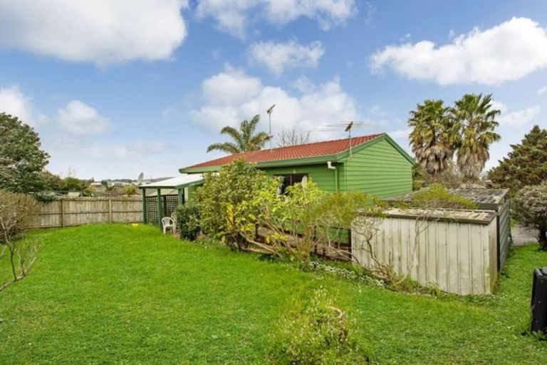 Photo of property in 2/12 Skelton Avenue, Randwick Park, Auckland, 2105