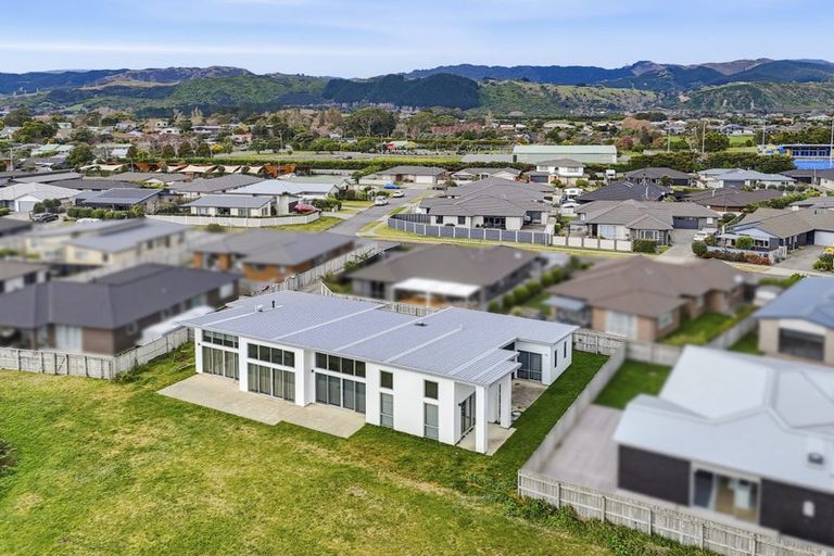 Photo of property in 12 Bridford Way, Paraparaumu, 5032