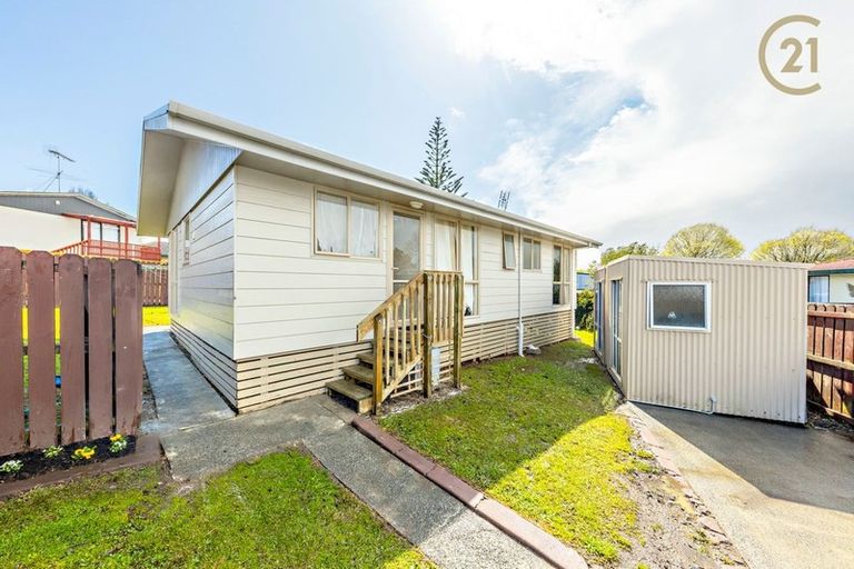 Photo of property in 1/16 Nearco Street, Randwick Park, Auckland, 2105