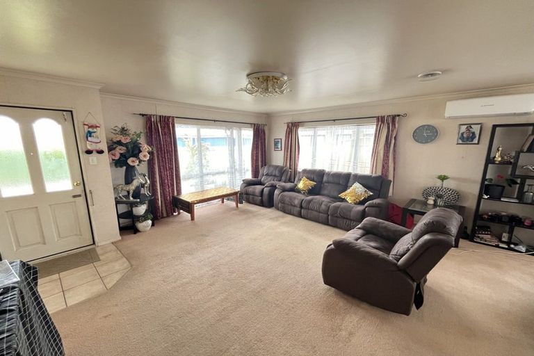 Photo of property in 2/7 Halsey Road, Manurewa, Auckland, 2102