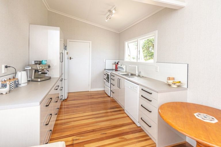 Photo of property in 18 Murch Place, Tawhero, Whanganui, 4500