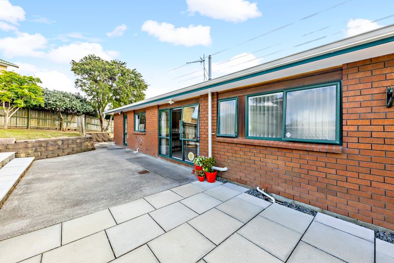Photo of property in 2 Belinda Avenue, Flat Bush, Auckland, 2023