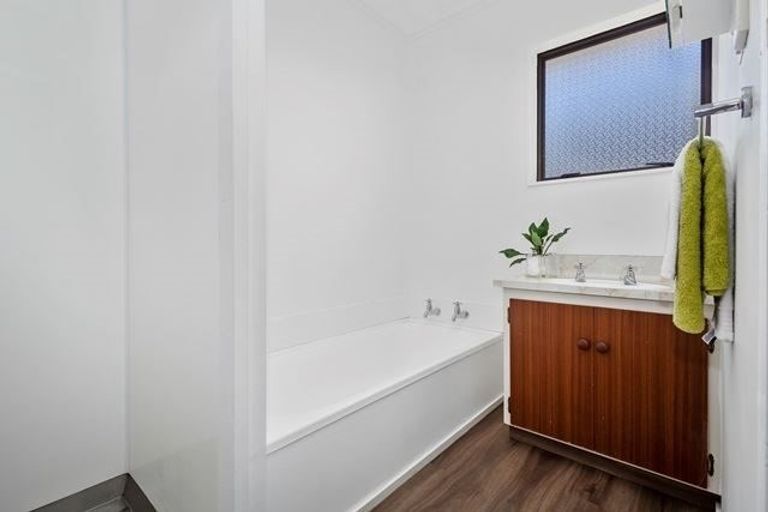 Photo of property in 49b Albatross Close, Whitby, Porirua, 5024