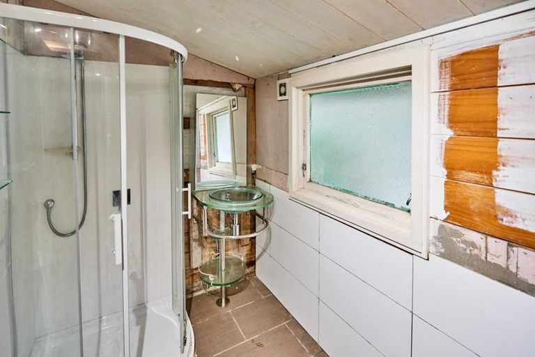 Photo of property in 3 Clematis Grove, Maungaraki, Lower Hutt, 5010