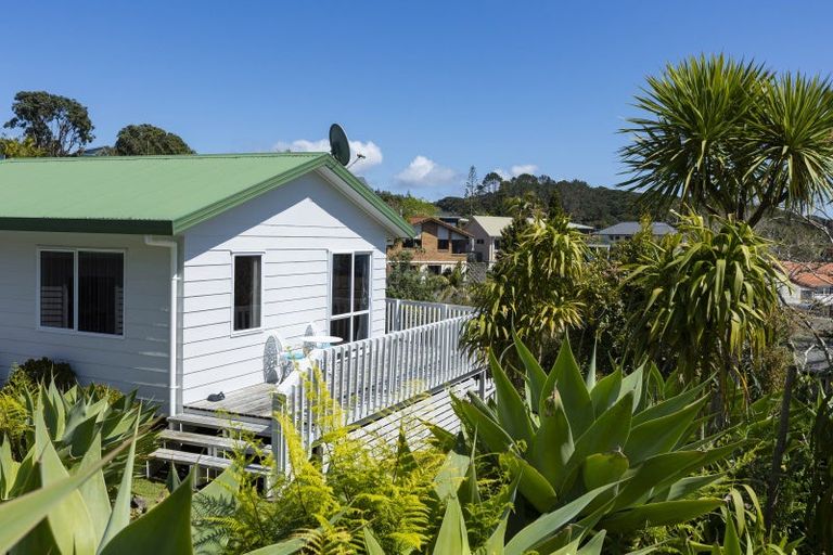 Photo of property in 42 Stratford Drive, Cable Bay, 0420