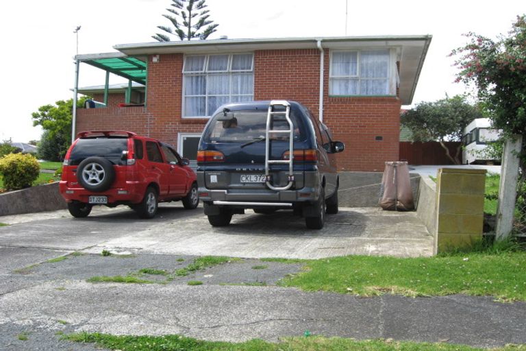 Photo of property in 2 Nicola Place, Mangere, Auckland, 2022