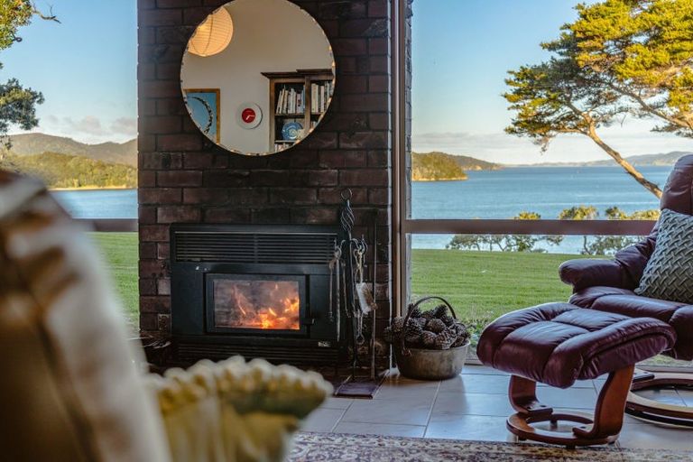 Photo of property in 150 Whangaruru Wharf Road, Whangaruru, Hikurangi, 0184