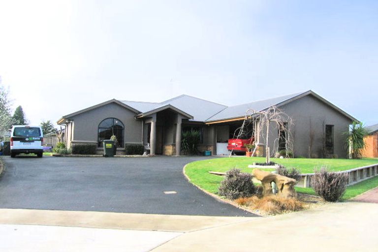 Photo of property in 18 Maccallum Court, Rototuna, Hamilton, 3210