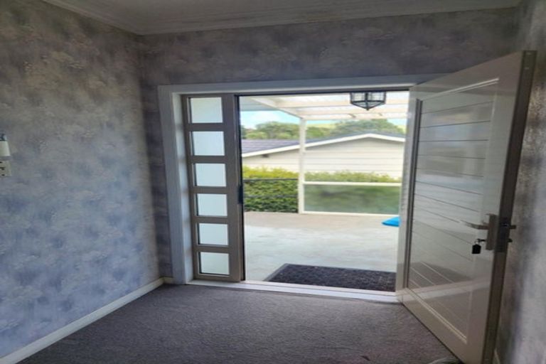 Photo of property in 4 Kotare Street, Waikanae, 5036