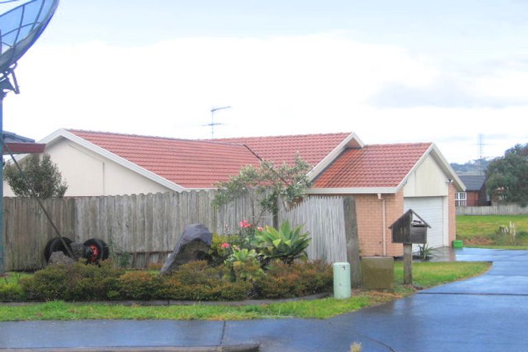 Photo of property in 11 Robina Court, Burswood, Auckland, 2013