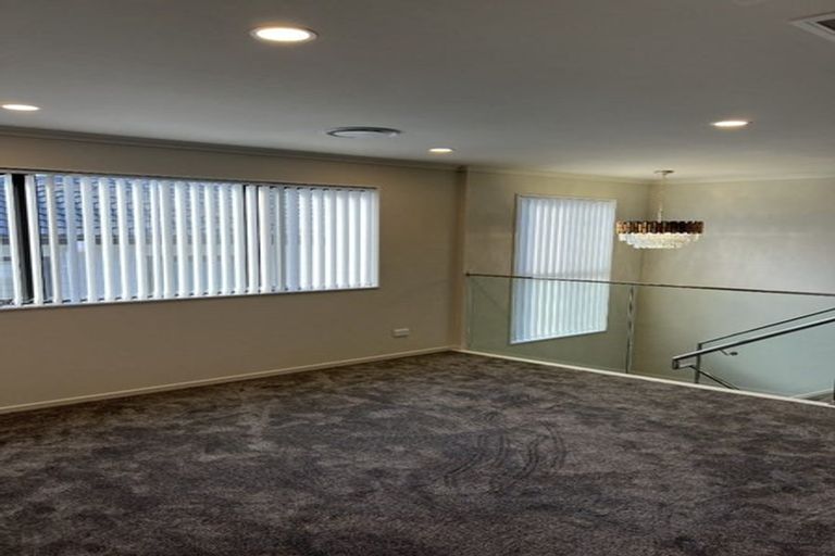 Photo of property in 28 Ballyalton Crescent, Flat Bush, 2019