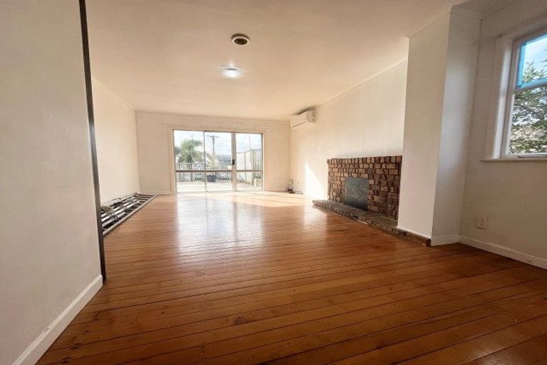 Photo of property in 5 Kokiri Street, Te Atatu South, Auckland, 0610