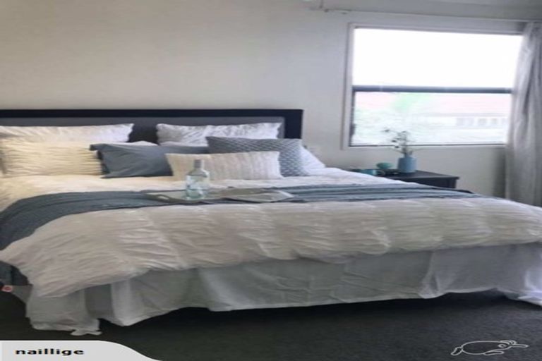 Photo of property in 8b Te Akau Crescent, Bucklands Beach, Auckland, 2012