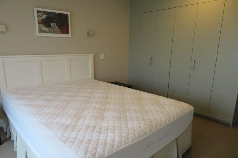 Photo of property in The Capital, 3/370 Oriental Parade, Oriental Bay, Wellington, 6011