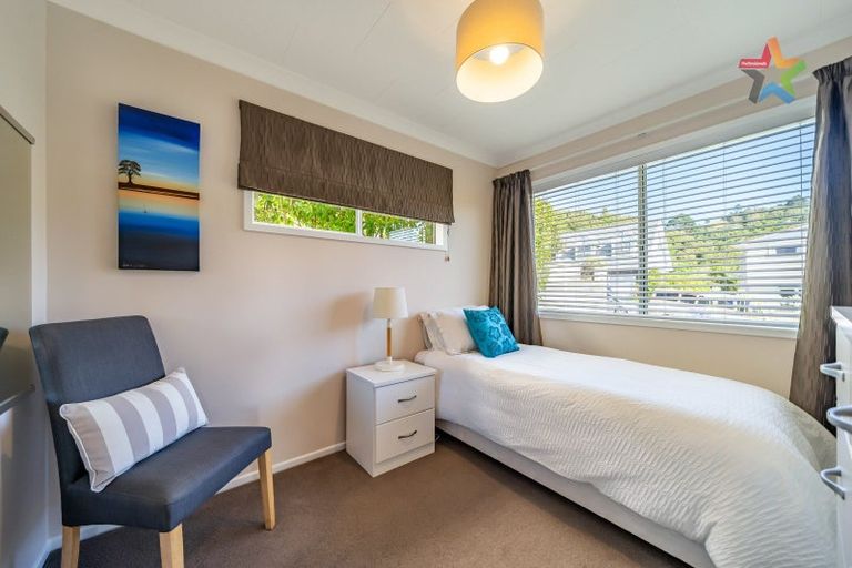 Photo of property in 18 Panorama Grove, Harbour View, Lower Hutt, 5010