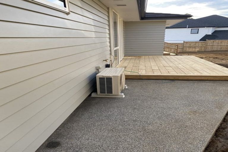 Photo of property in 35 Maraeariki Avenue, Orewa, 0931