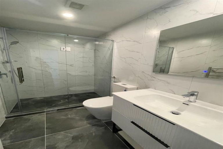 Photo of property in 50 Whare Kauri Road, Papakura, 2110