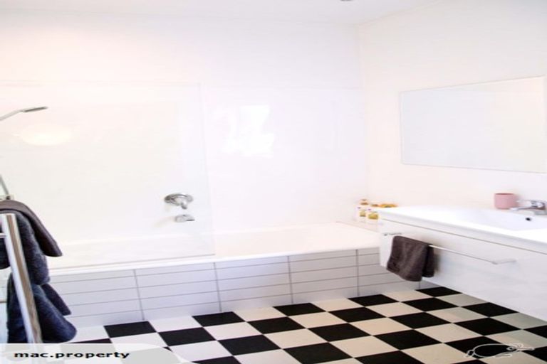 Photo of property in 913 Colombo Street, Christchurch Central, Christchurch, 8013