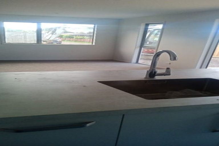 Photo of property in 137/2b Seaview Road, Westown, New Plymouth, 4310