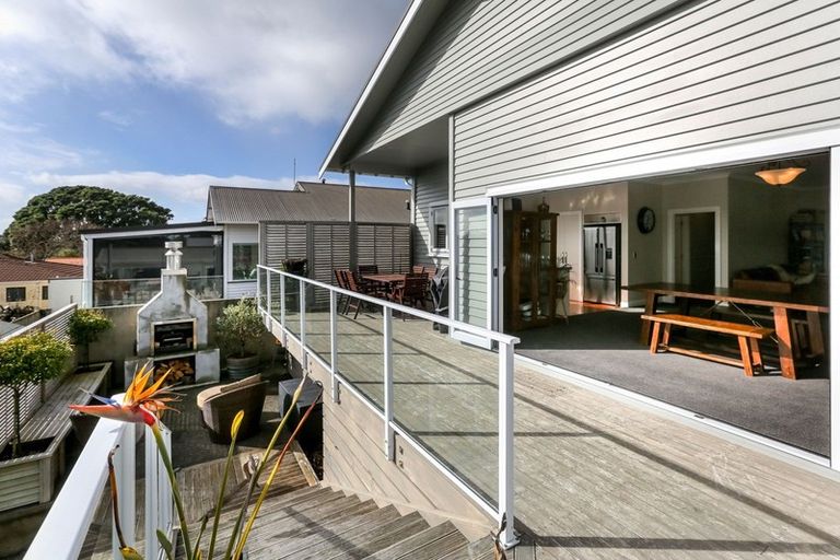 Photo of property in 20 Dorset Avenue, Westown, New Plymouth, 4310